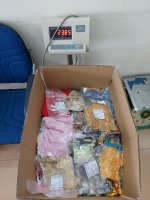 kẹo, quần áo.jpg