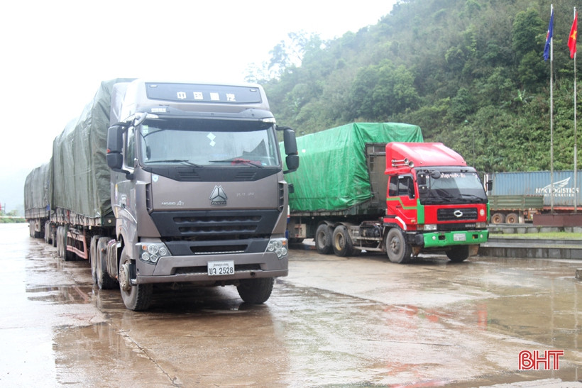 vanchuyenthanhvinh.com